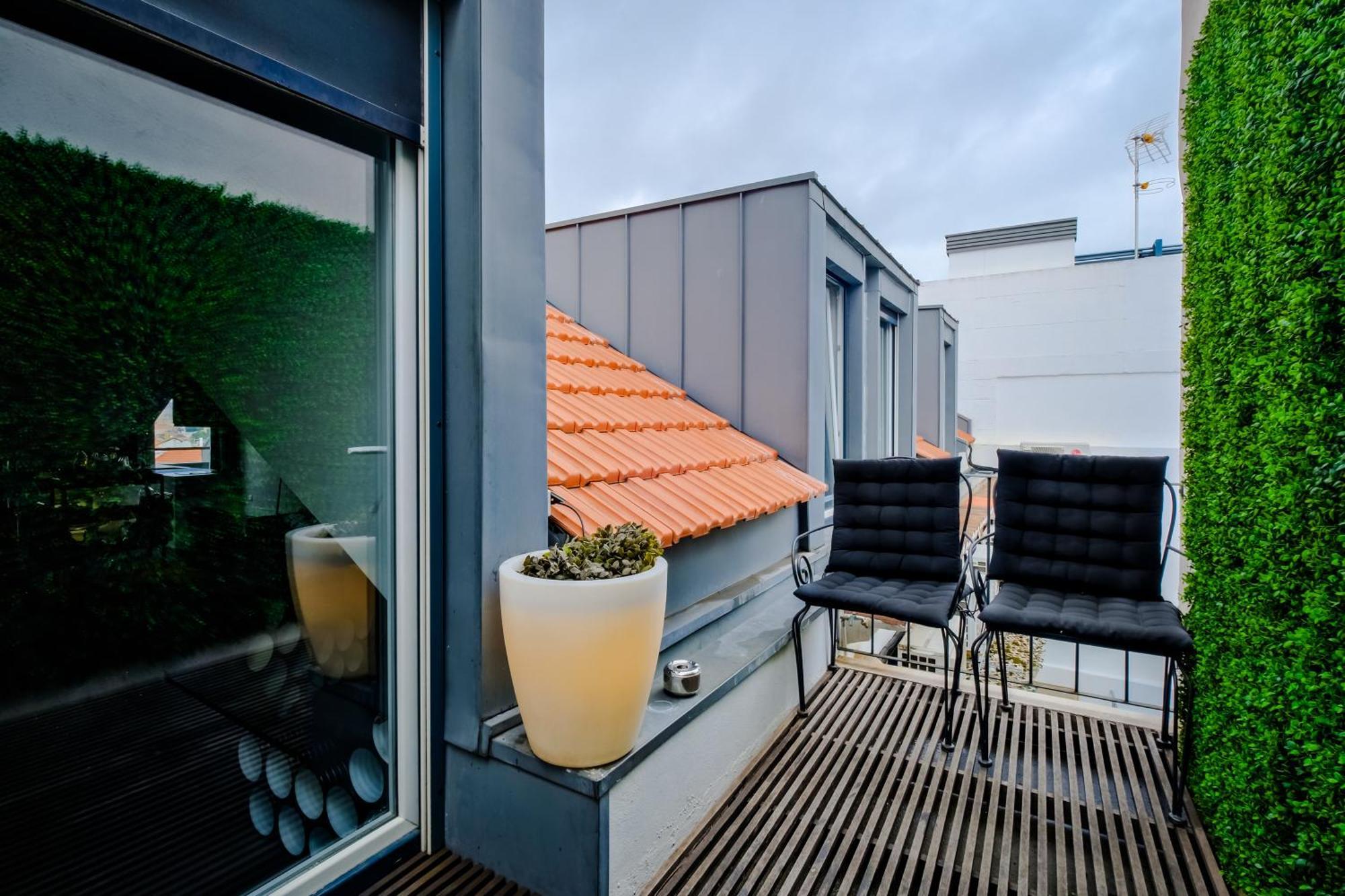 Chiado Arty Flats Aparthotel Lisbon Exterior photo