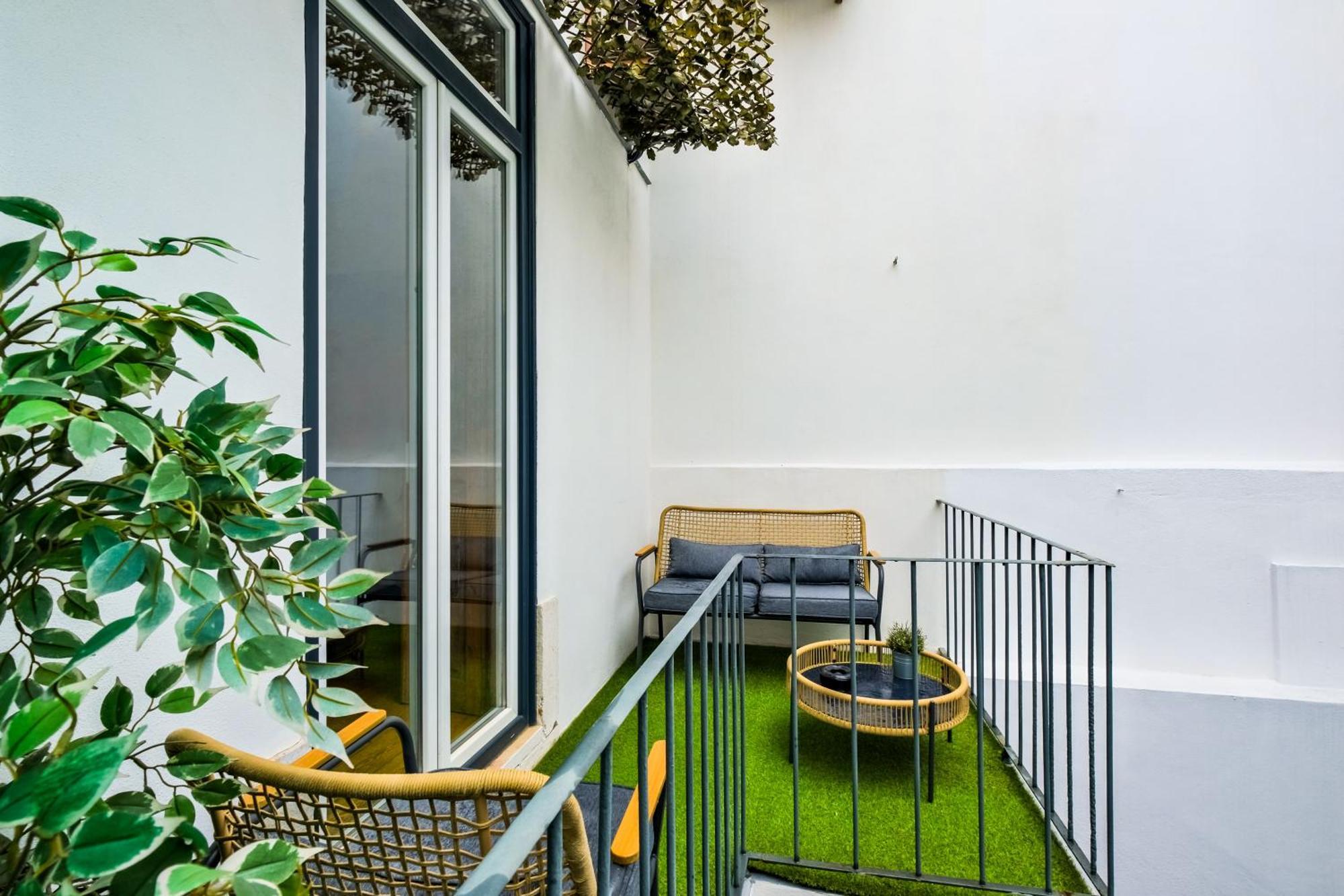 Chiado Arty Flats Aparthotel Lisbon Exterior photo